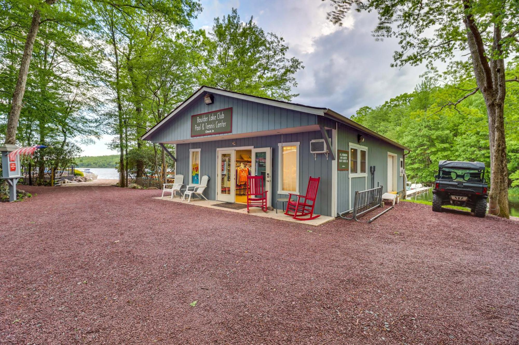 Lake Harmony Home About Half Mi To Big Boulder Mountain Екстер'єр фото